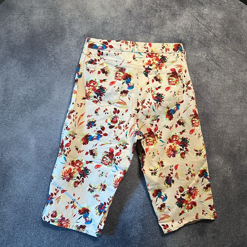 Floral Print Woman’s Capri - Picture 5 of 6